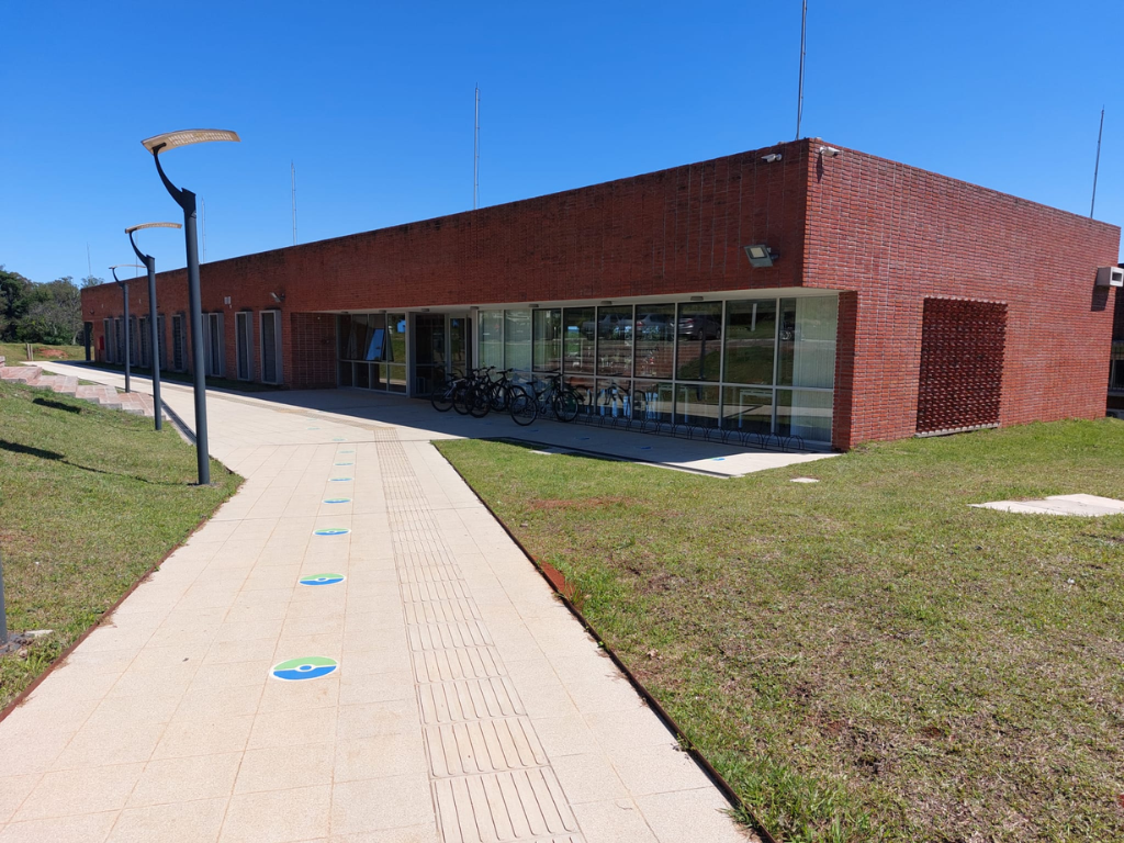 [Imagen de la Universidad en Rivera]